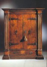 00808-00 Armoire en noyer 176 x 58 x h 210 cm