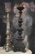 01504-00 Torchères baroques en bois doré ou argenté oxydé h 61 cm