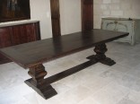 00317-00 Table à balustres, plateau noyer dimensions 280 x 110 x h 80 cm