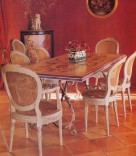 Table avec piètement en fer forgé baroque et plateau décoré TA 104